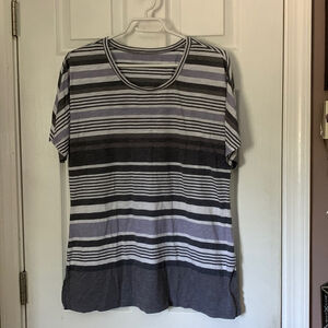 Womens large horizontal Striped t-shirt large grey white